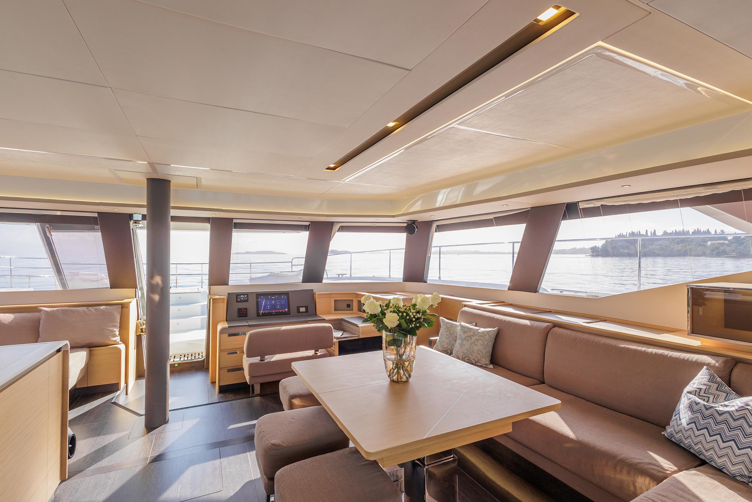 Ariva power catamaran